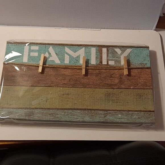 RUSTIC Look "FAMILY" 14x8 clothes pin photo collage display Vintage Look GIFTS - Picture 2 of 7